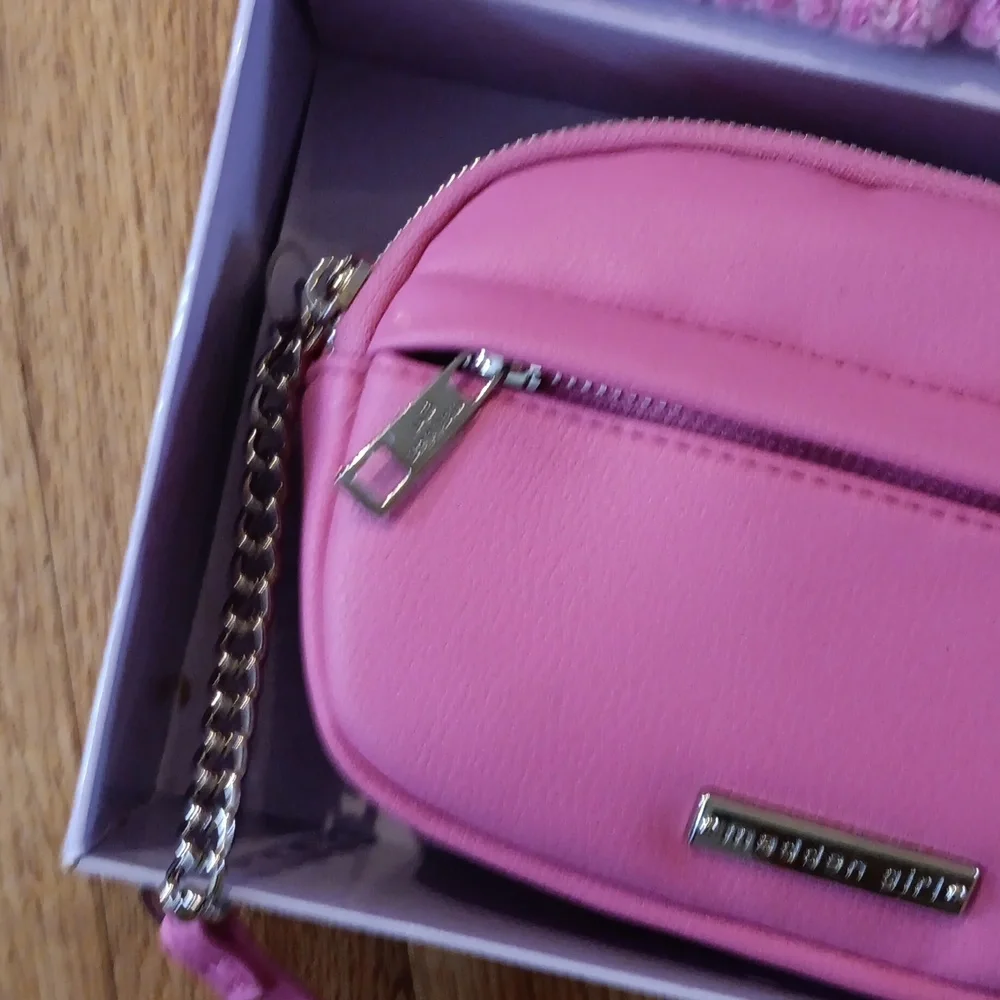 NWT Madden Girl Pink Beanie & Crossbody Gift Set ■ Gift Box Included